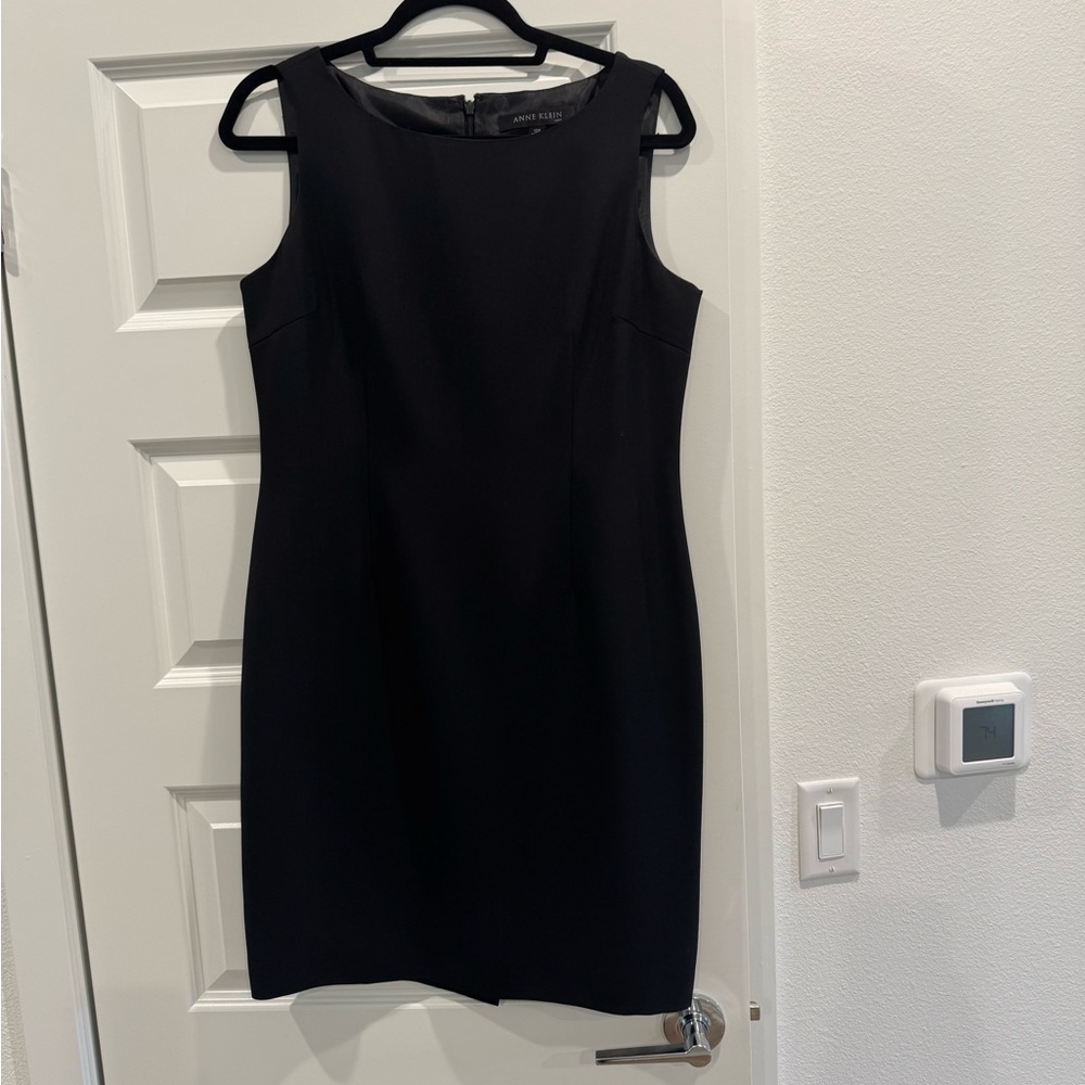 Anne Klein Black Sleeveless Dress